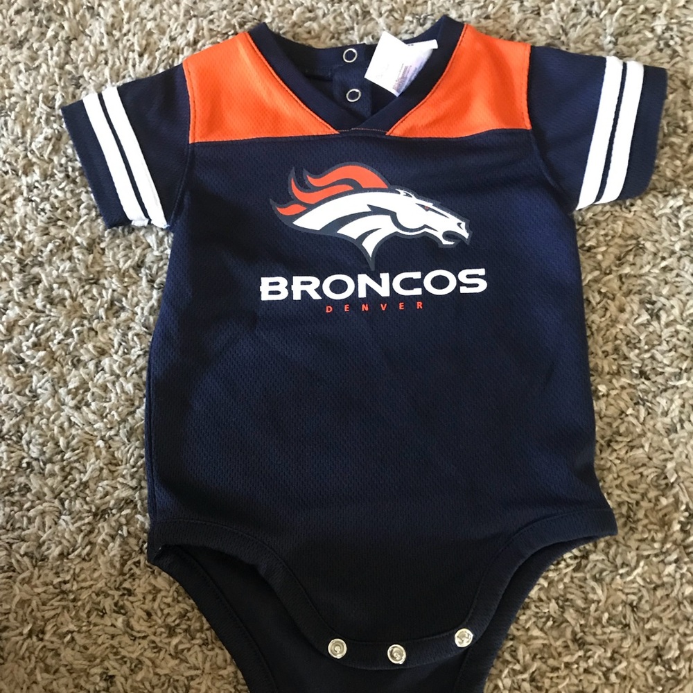 💙 Denver Broncos 18 month onesie 🧡